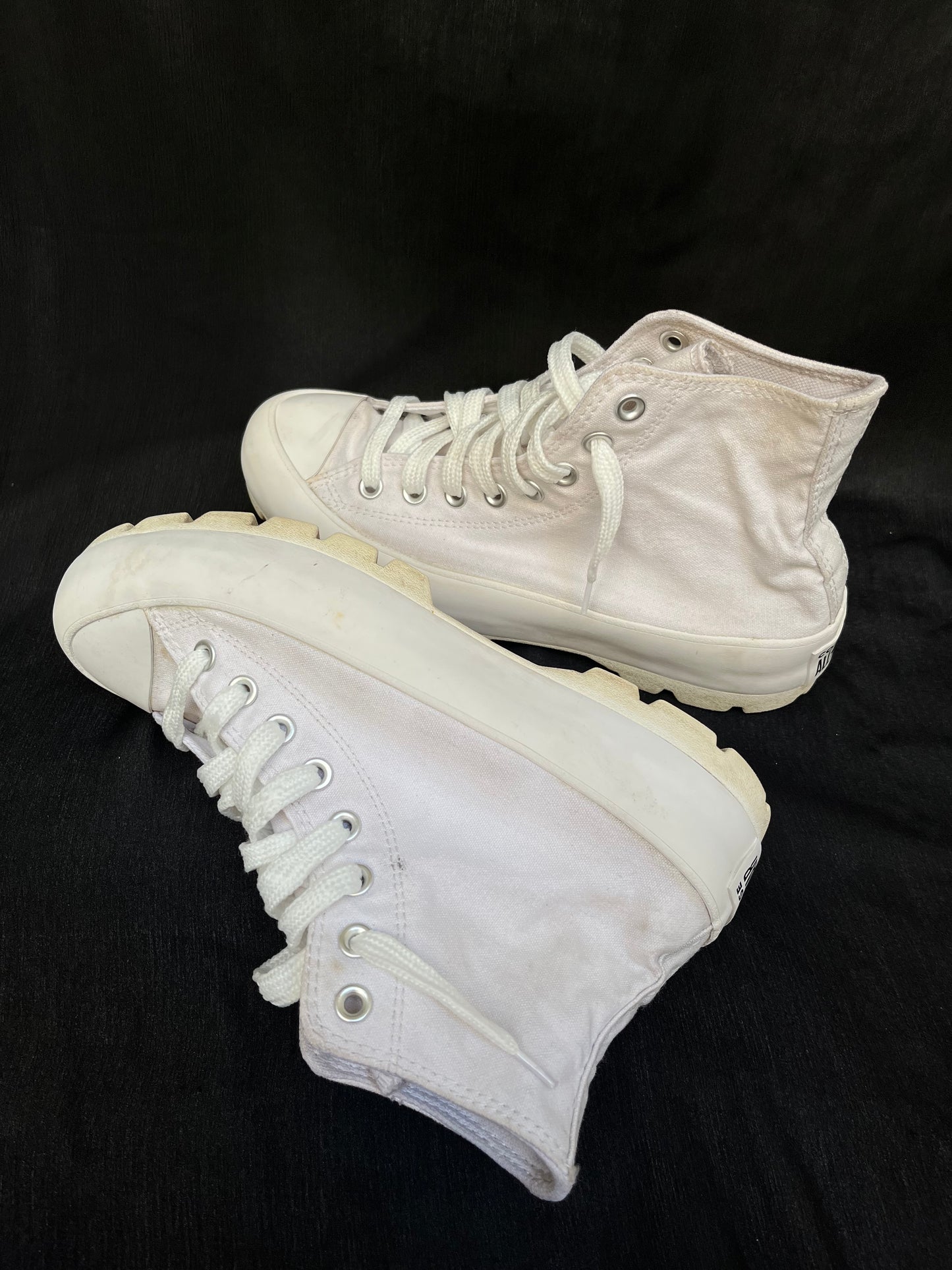 White lugged hightop
