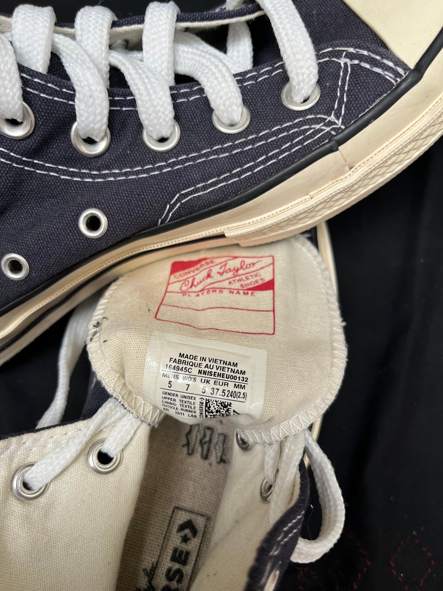 Dark navy blue hightop chuck Taylor