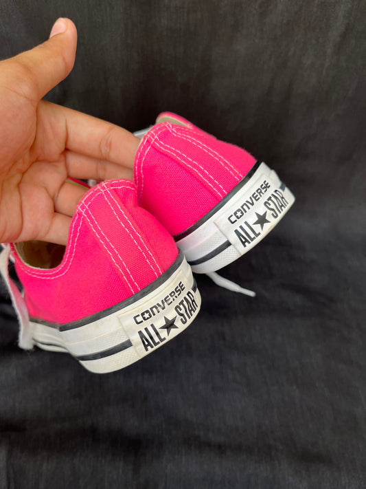 New pink lowtop converse