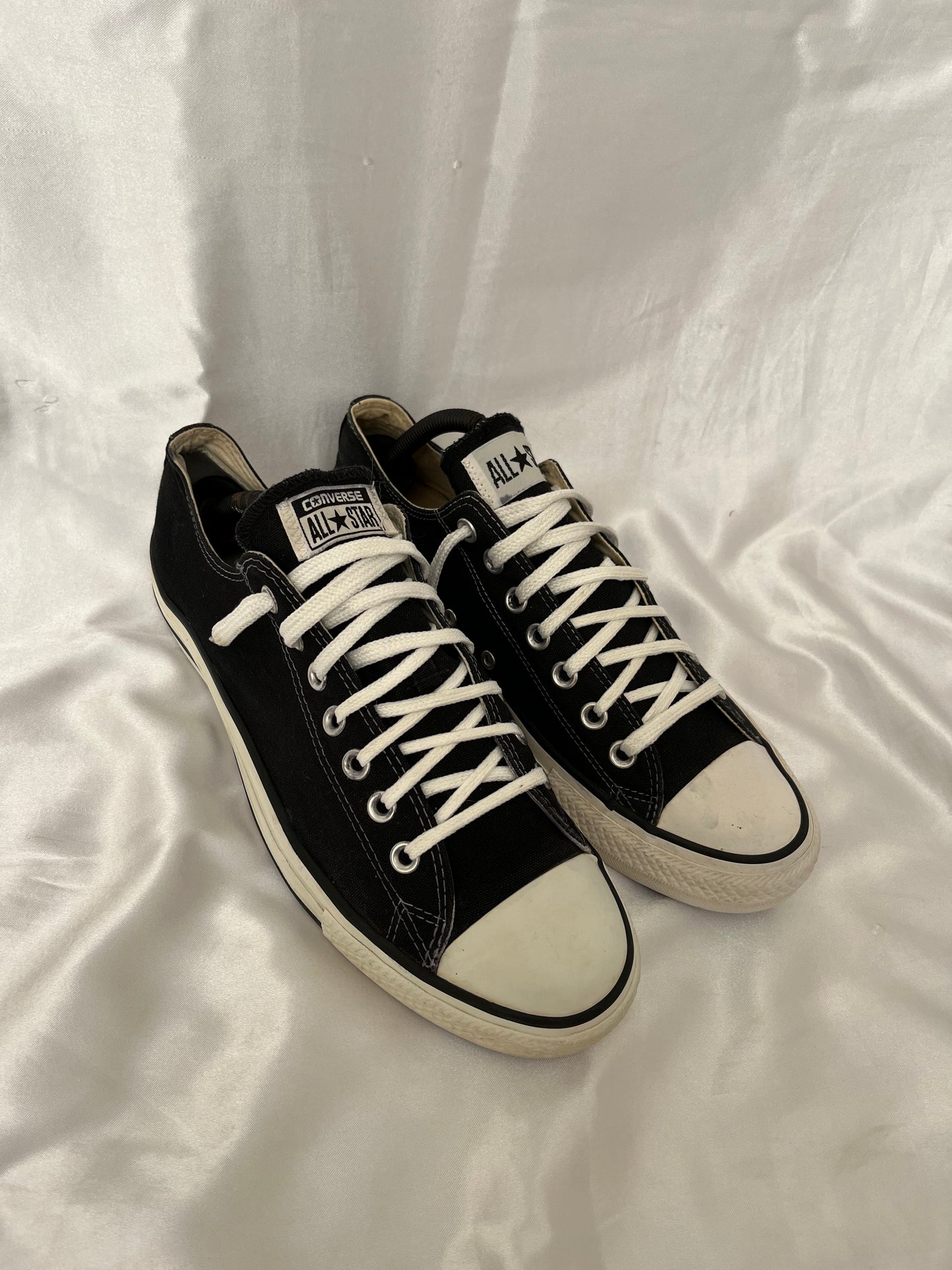 Black lowtop converse