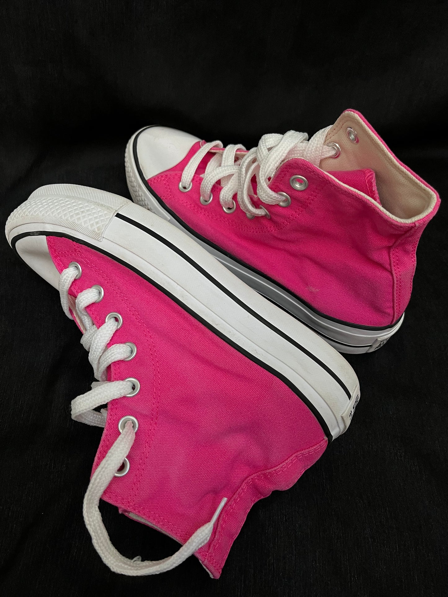 Platform pink hightops