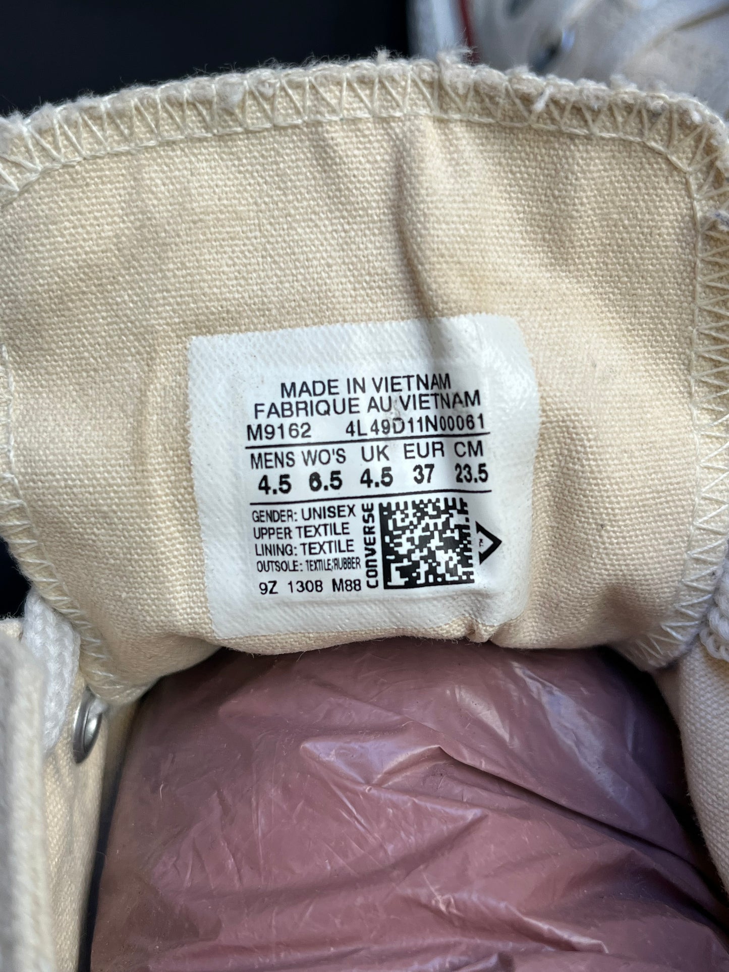 Offwhite hightop converse 36