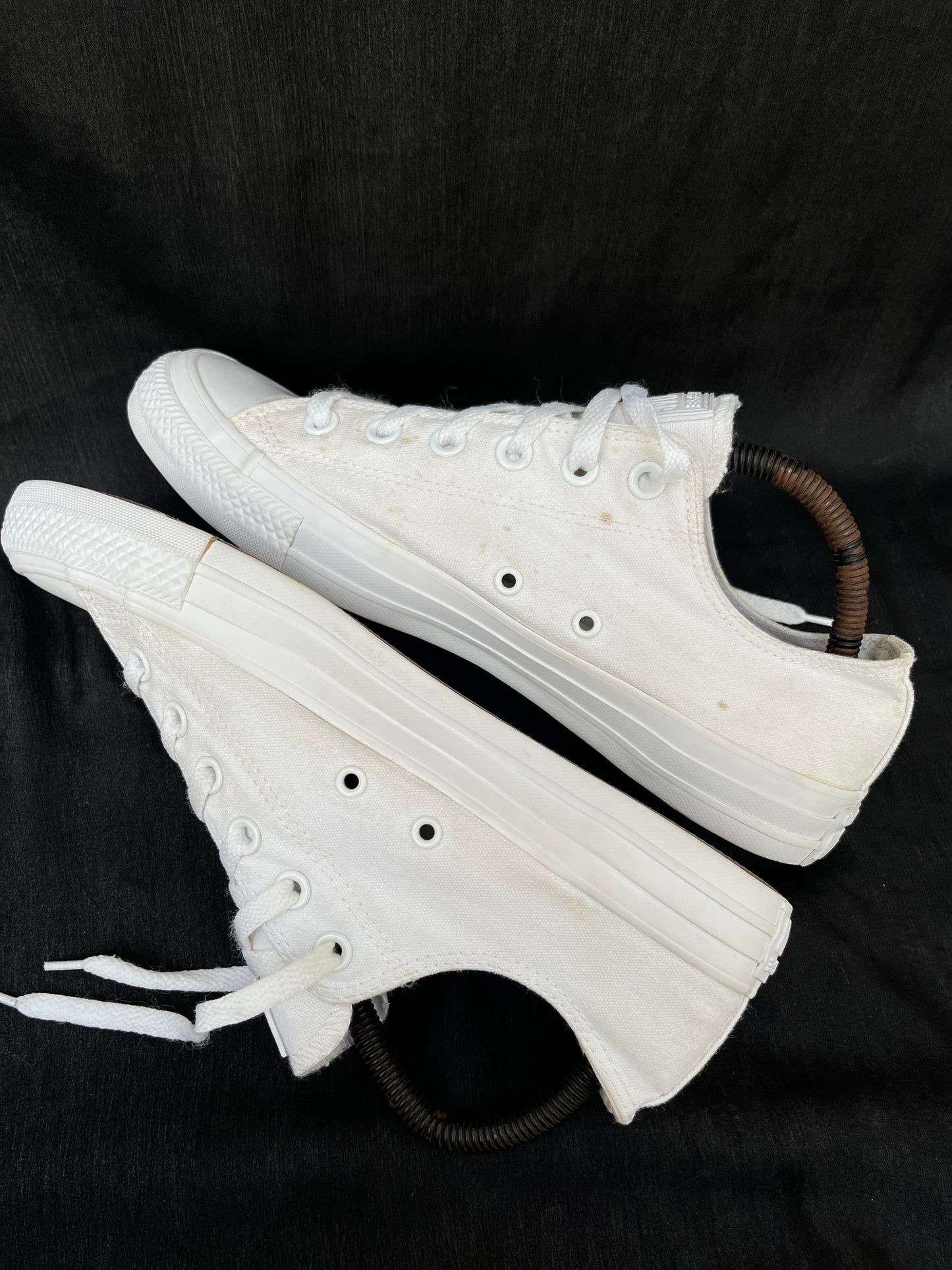 Full white lowtop converse