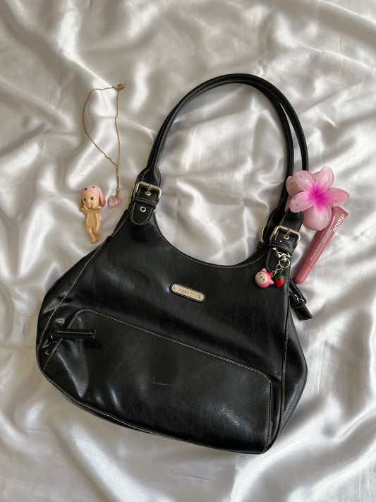Leather shoulder bag drop