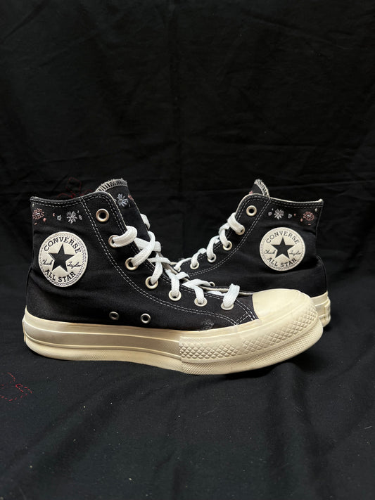 Embroidered black HI 39