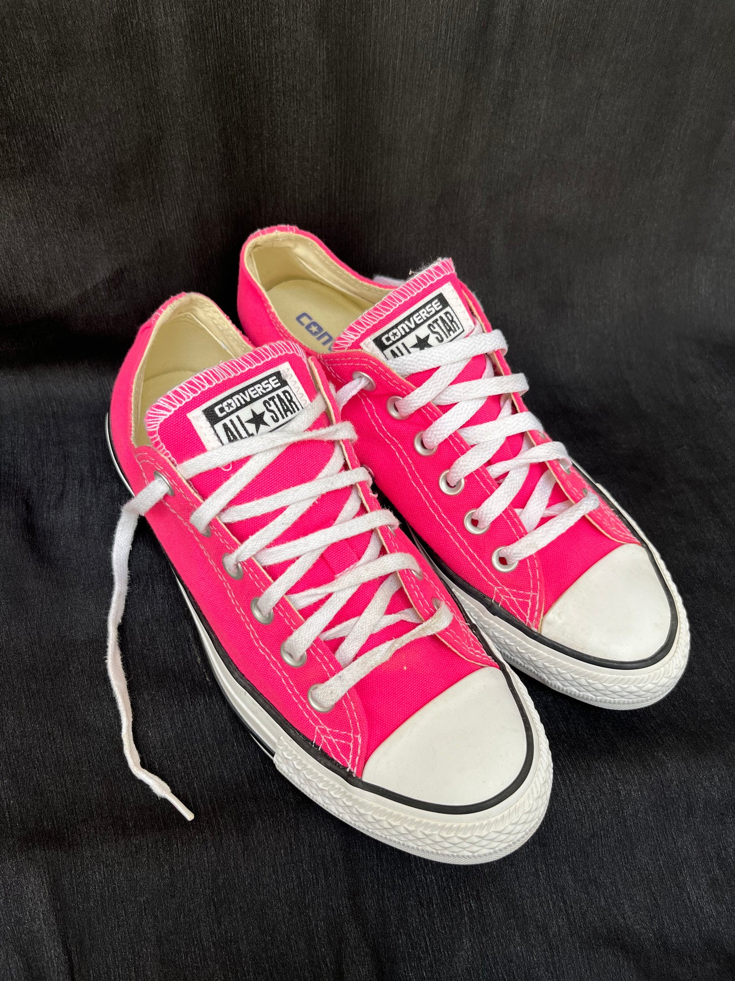 New pink lowtop converse