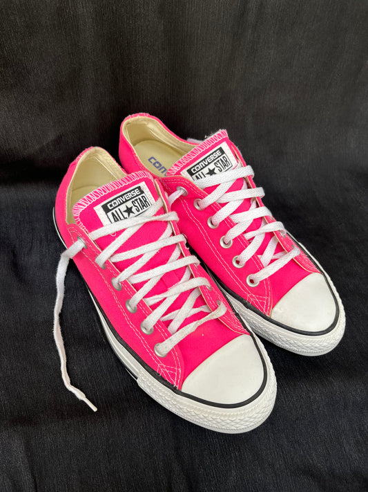 New pink lowtop converse