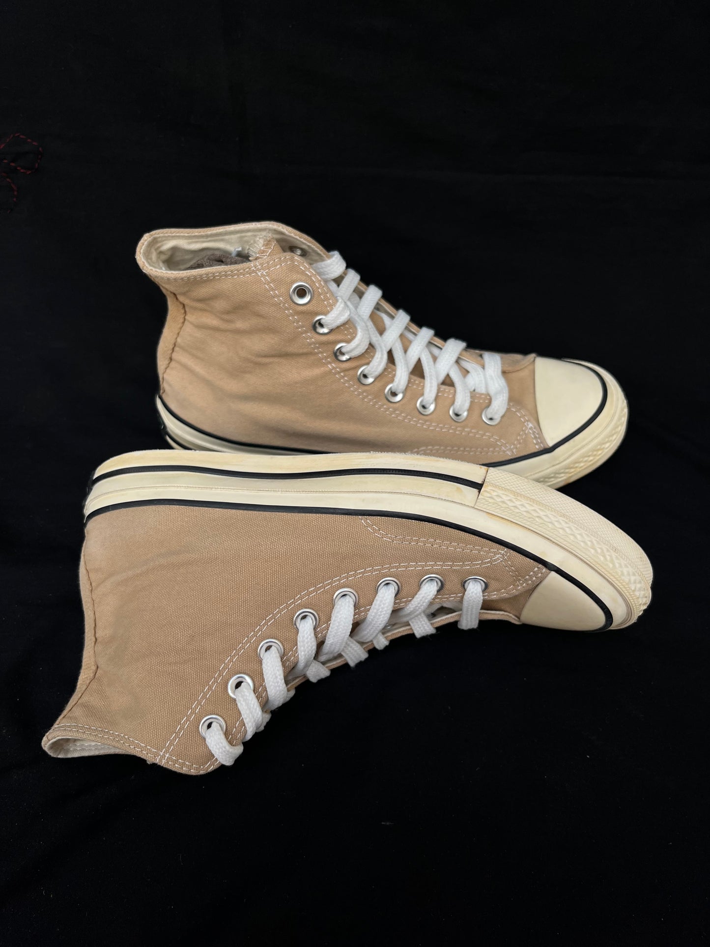 Brown hightops Chuck Taylor