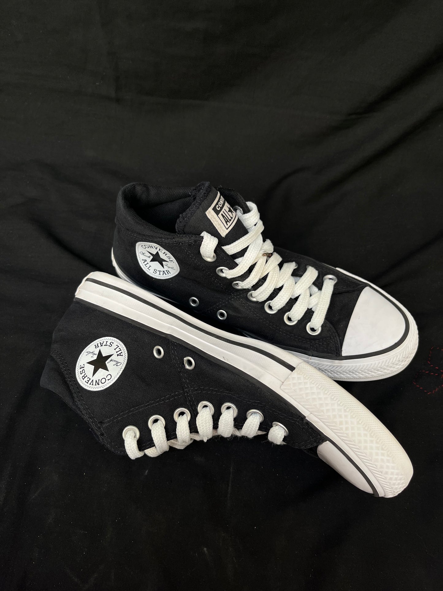 Black lowtop converse
