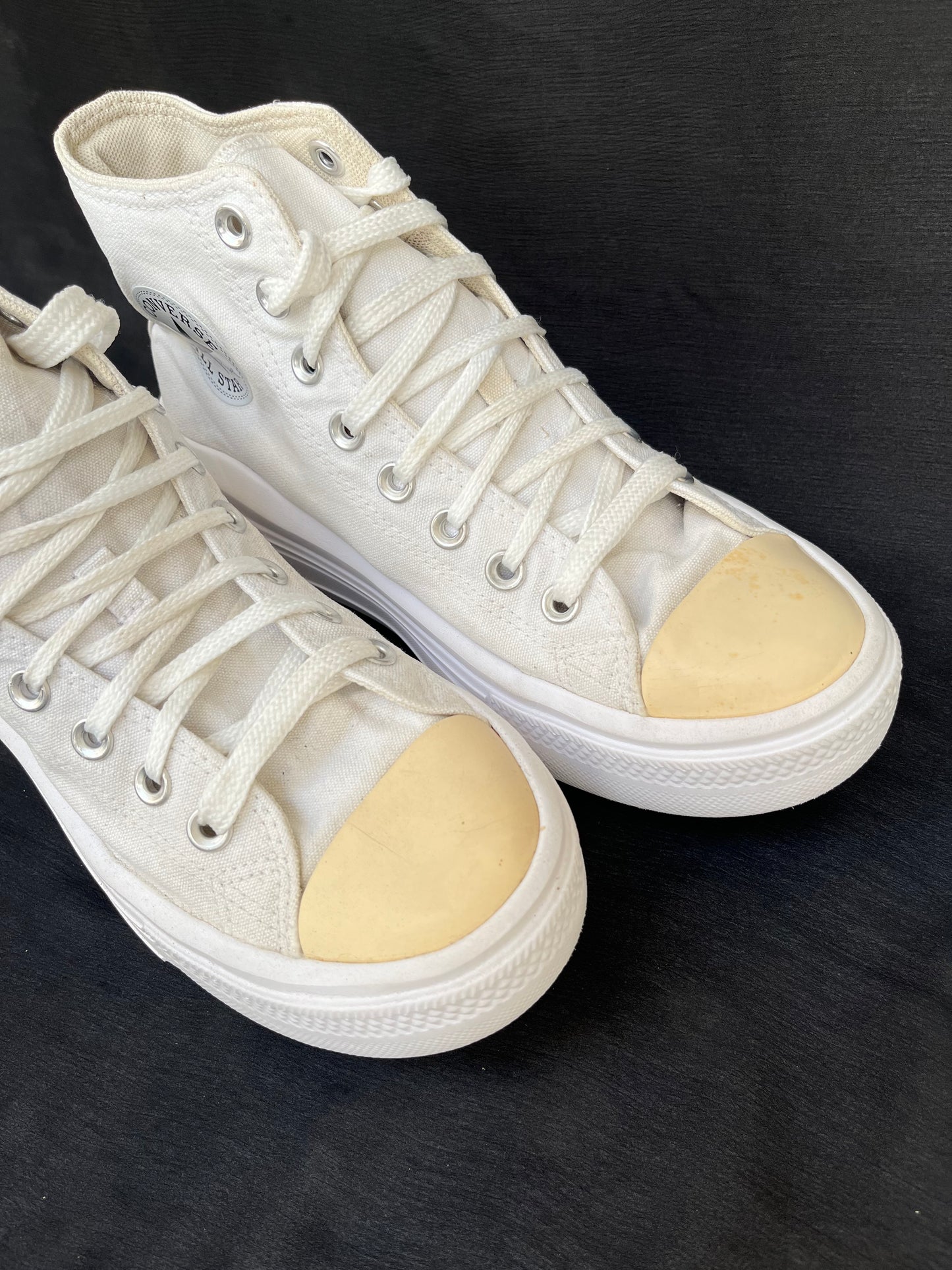 Platform white hightop move