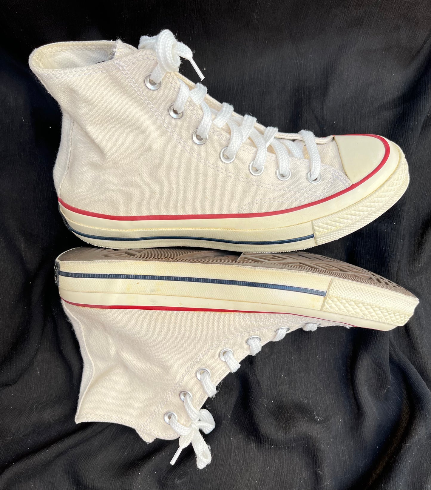 Beige hightop converse 37