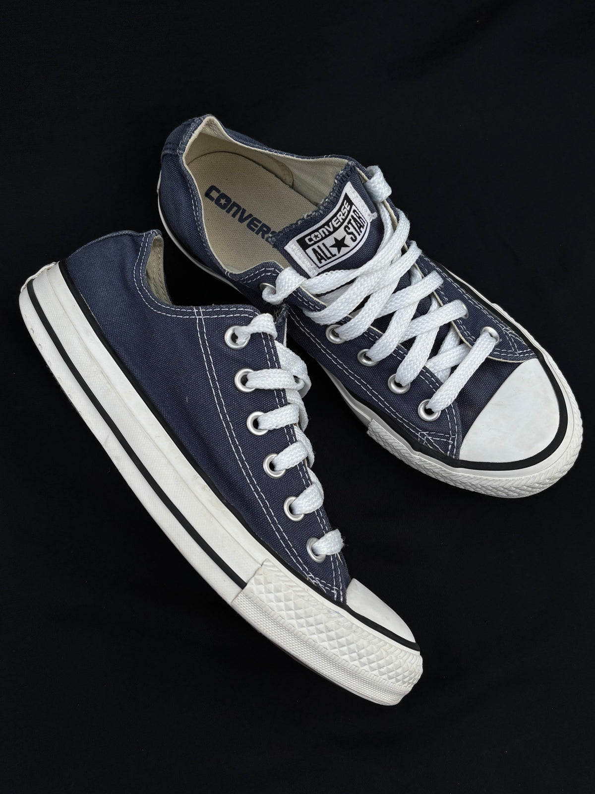 Blue lowtop converse — preloved, photo 2 of 3