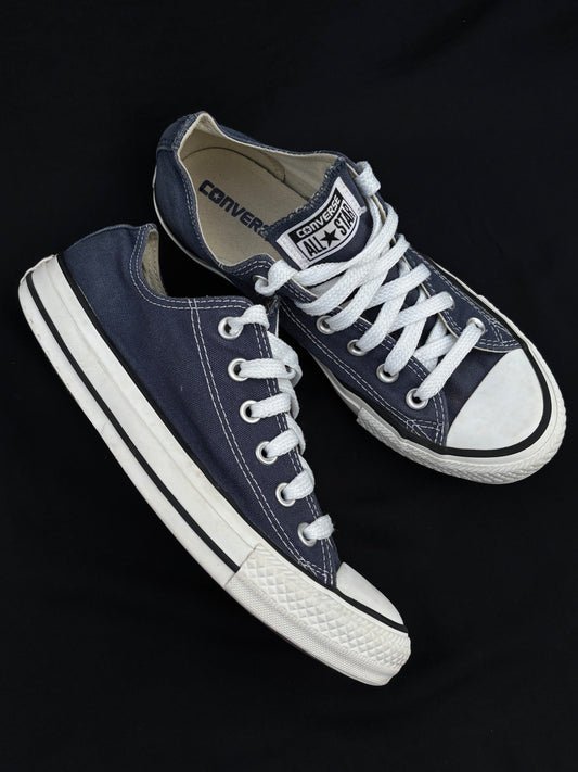 Blue lowtop converse — preloved, photo 2 of 3