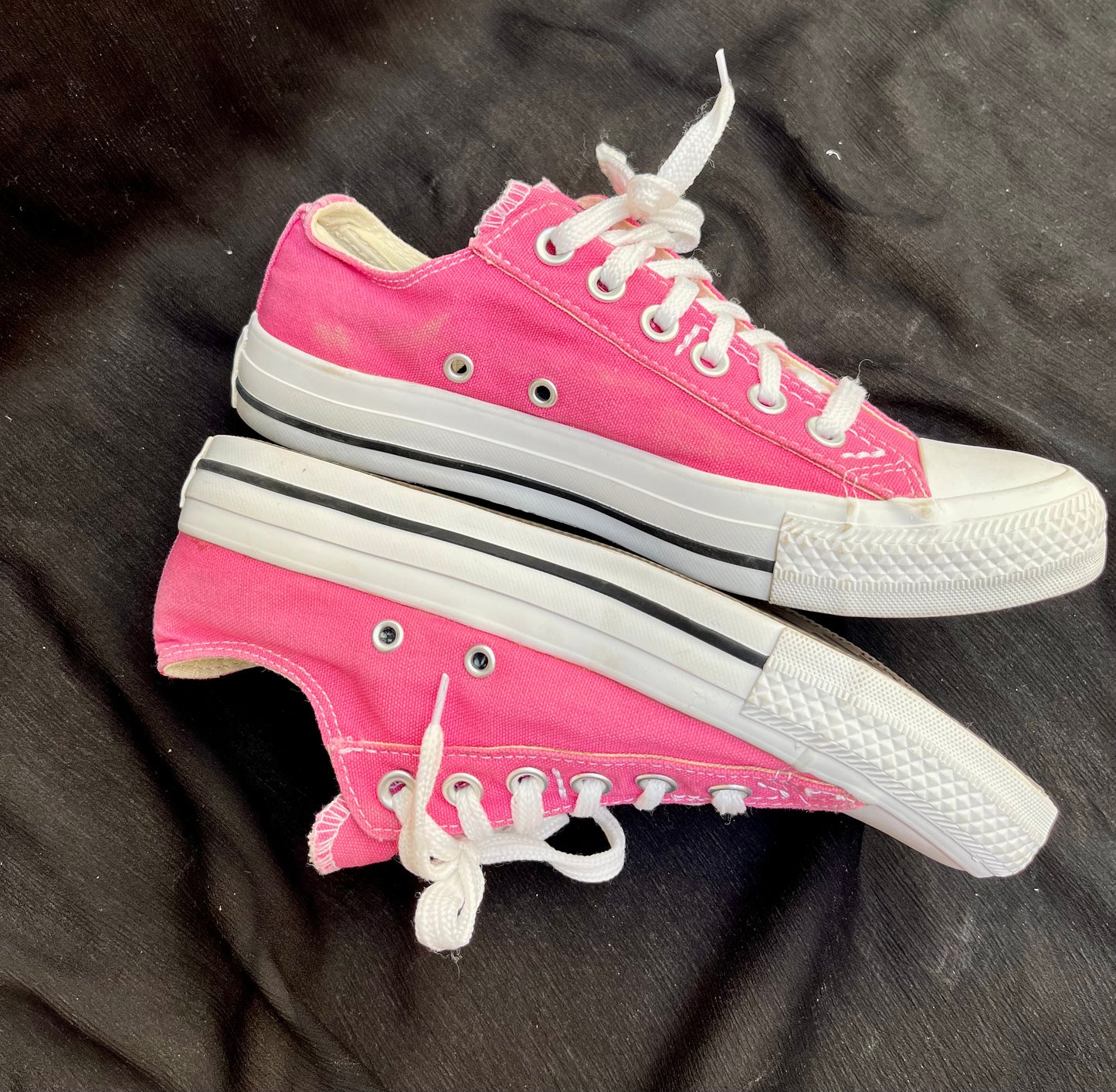 Pink lowtop converse