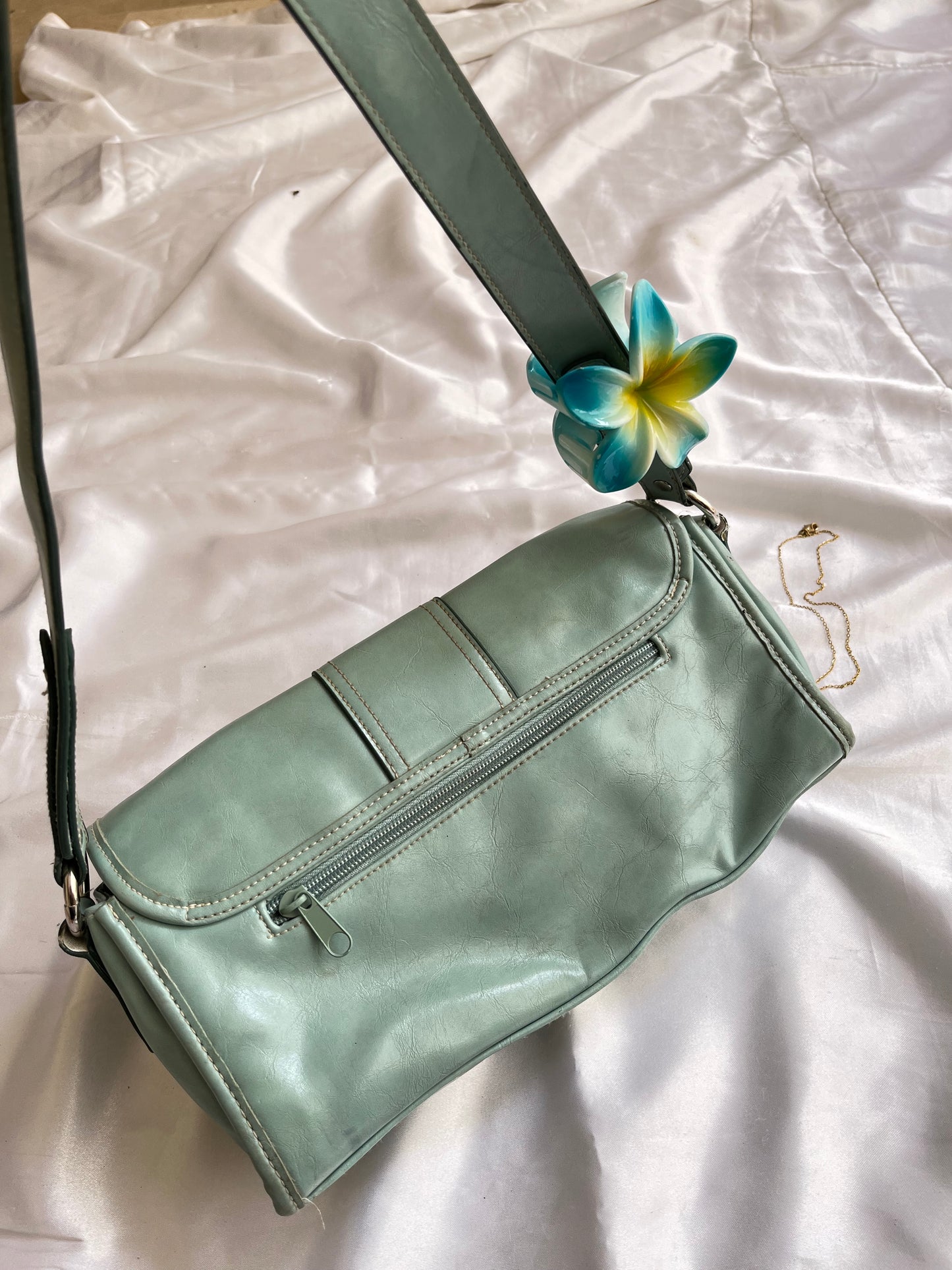 Pastel bag drop