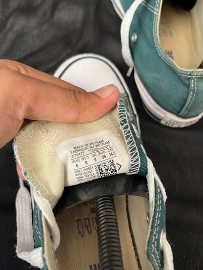 Dark green lowtop converse (39) — preloved, excellent condition, photo 4 of 4