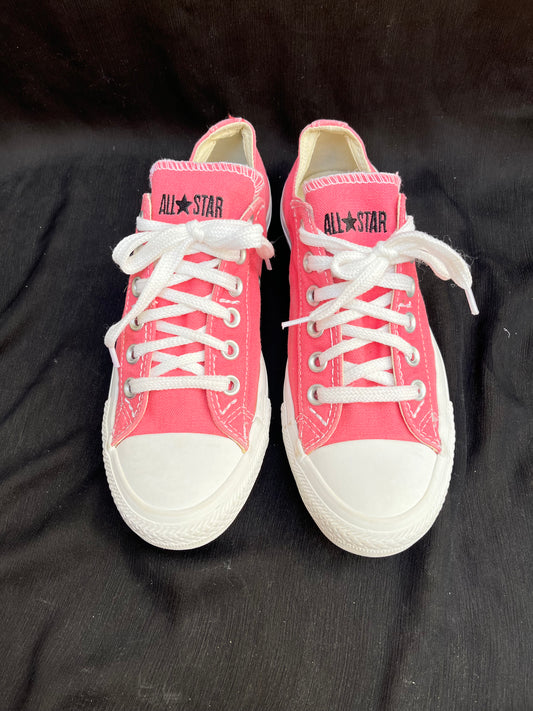 Pink lowtop converse