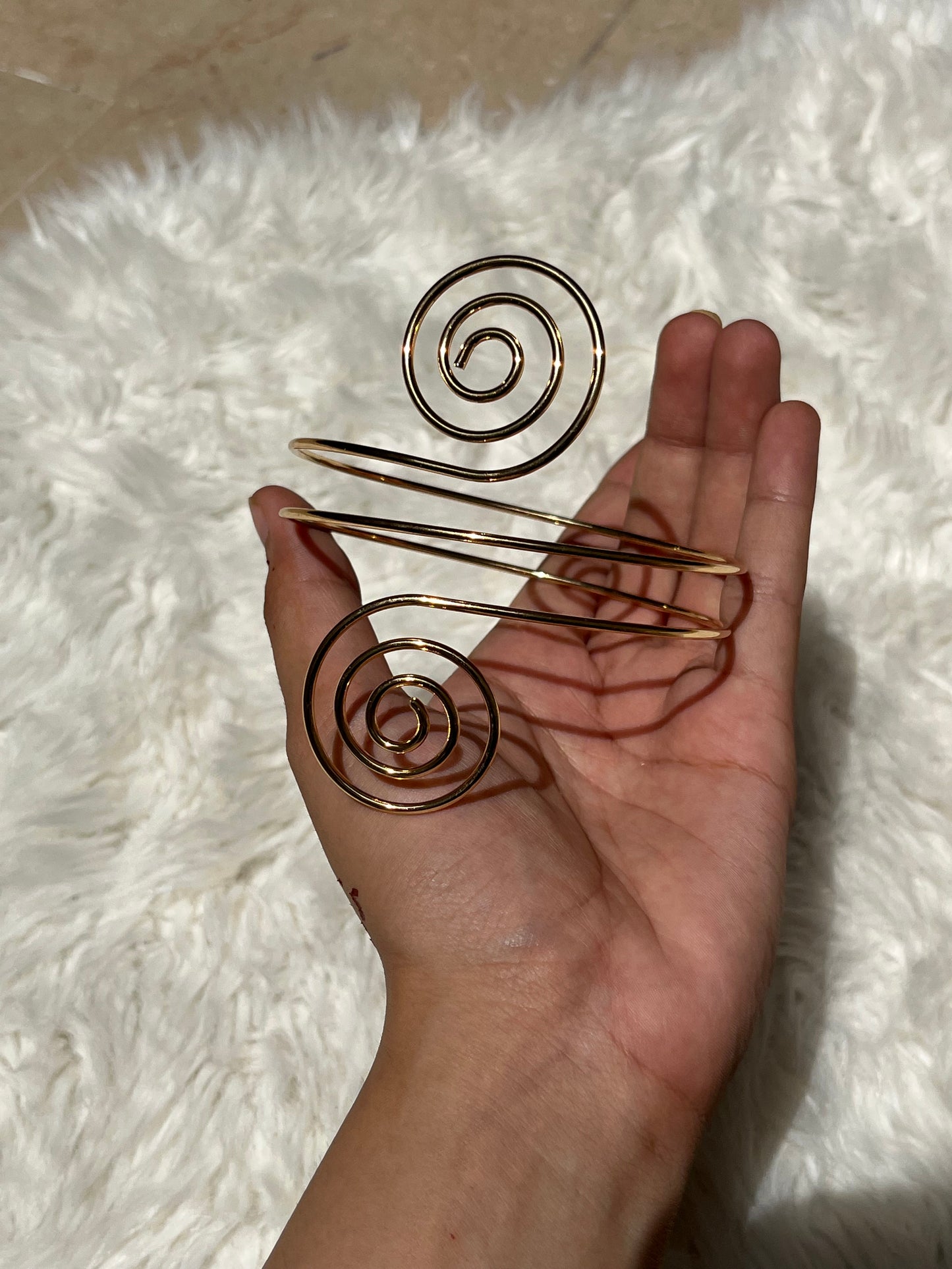Spiral armcuff