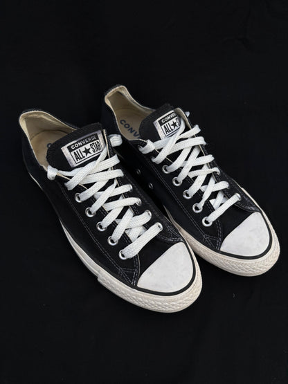 Black lowtop converse — preloved, photo 1 of 3