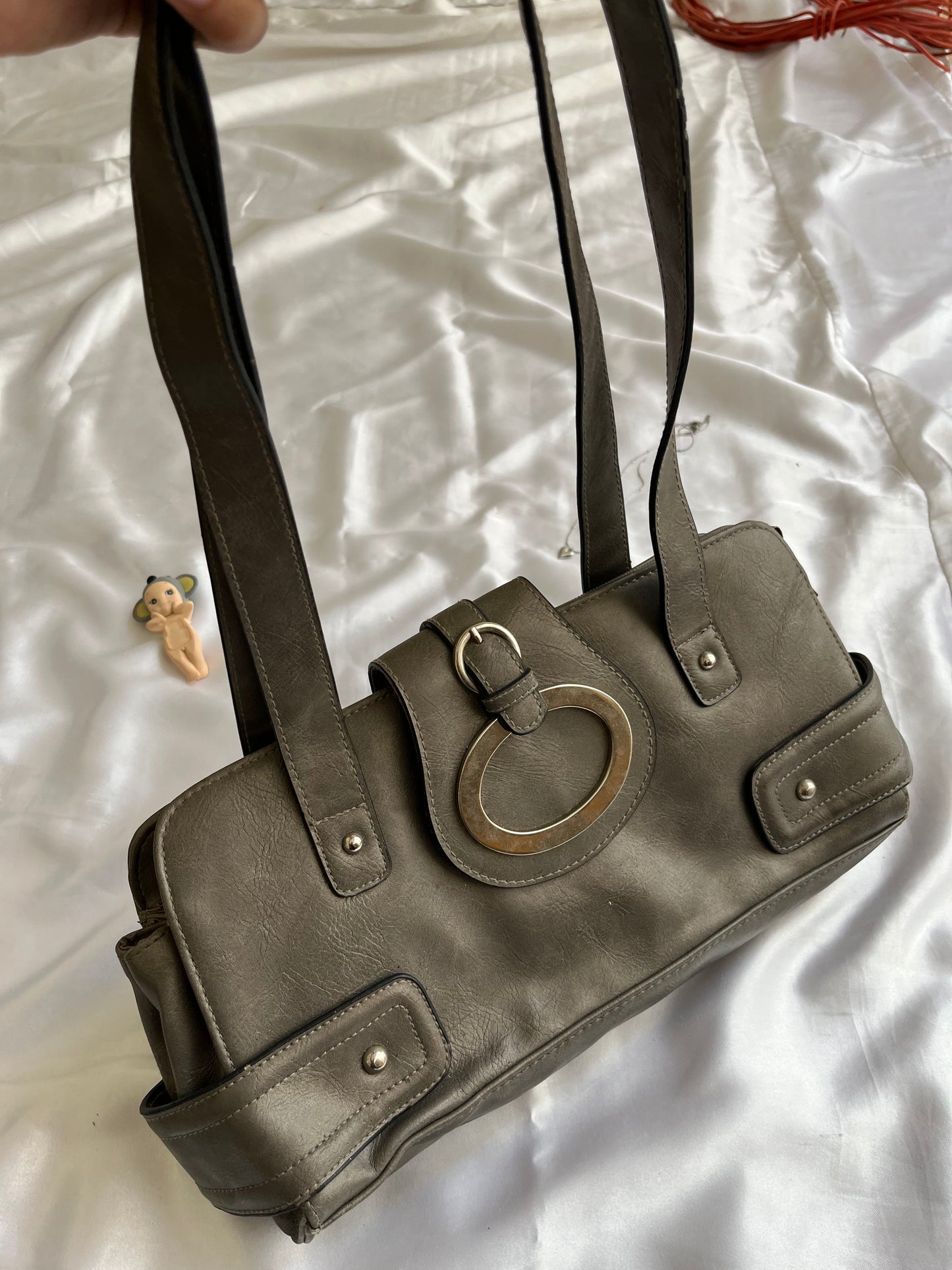 Earthy bag drop