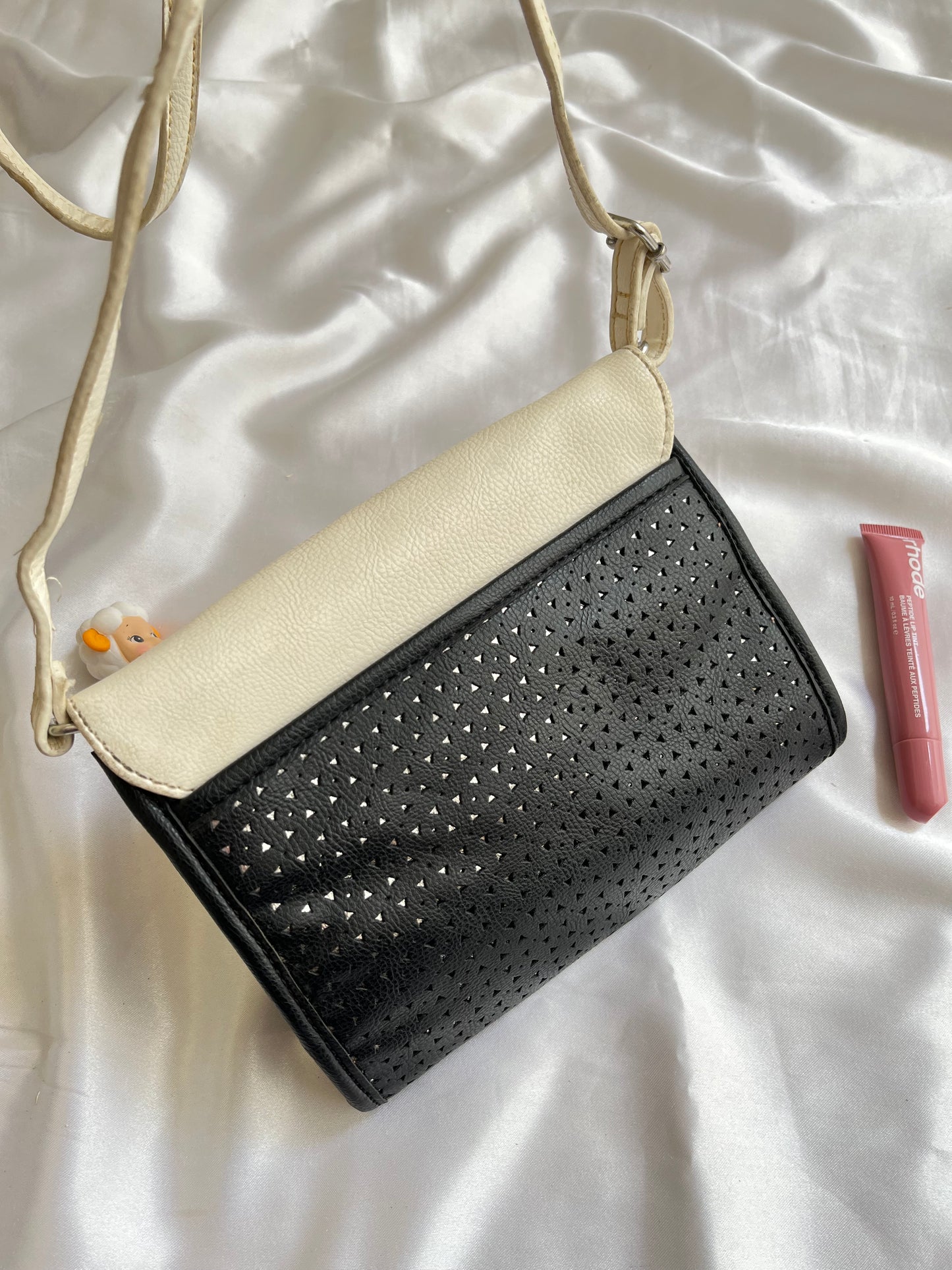 White bag drop
