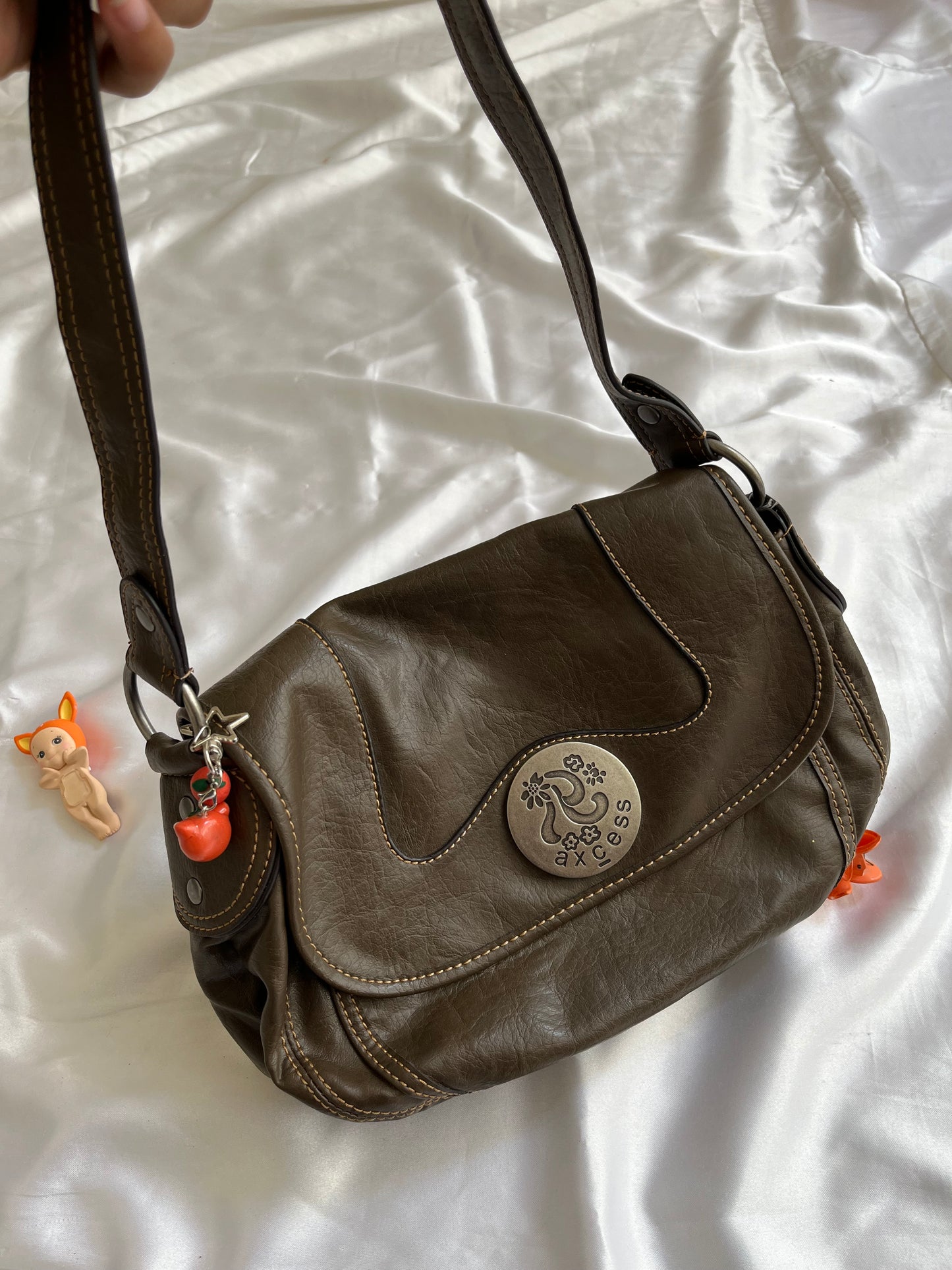 Earthy bag drop