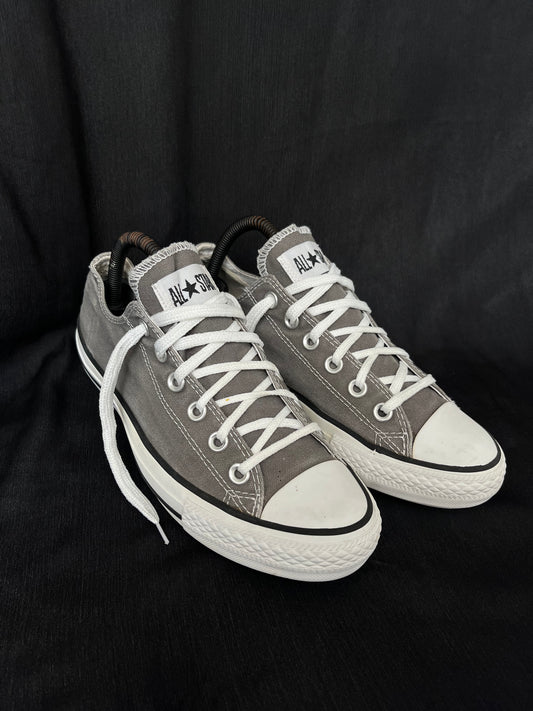 Grey lowtop converse