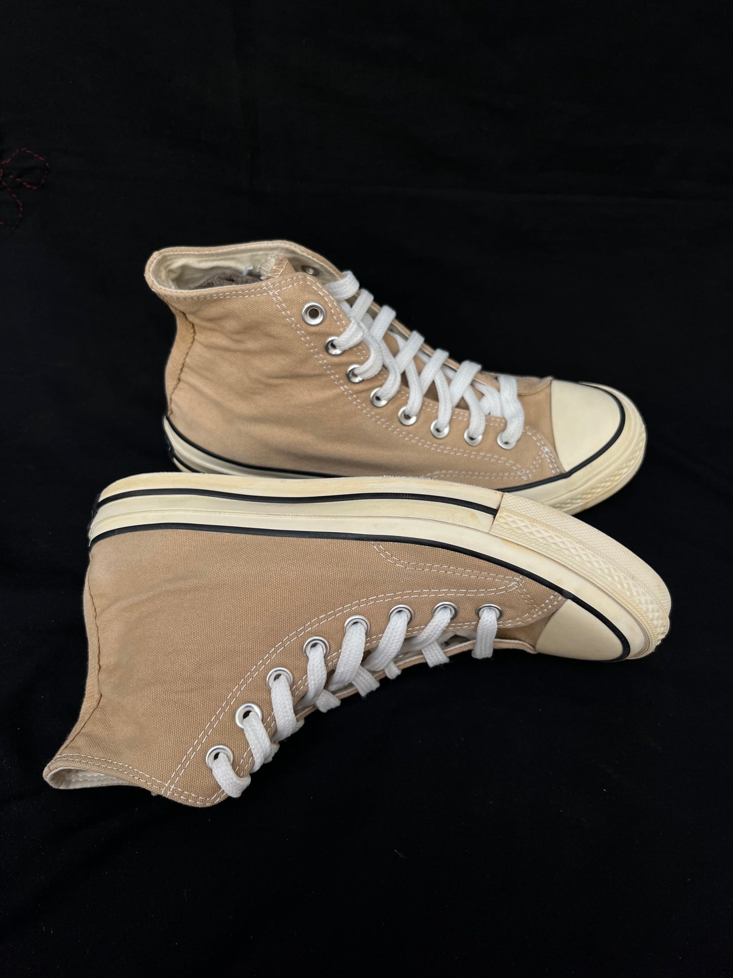 Brown hightops Chuck Taylor