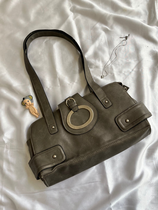 Earthy bag drop