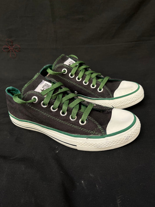 Black n green low top 37.5