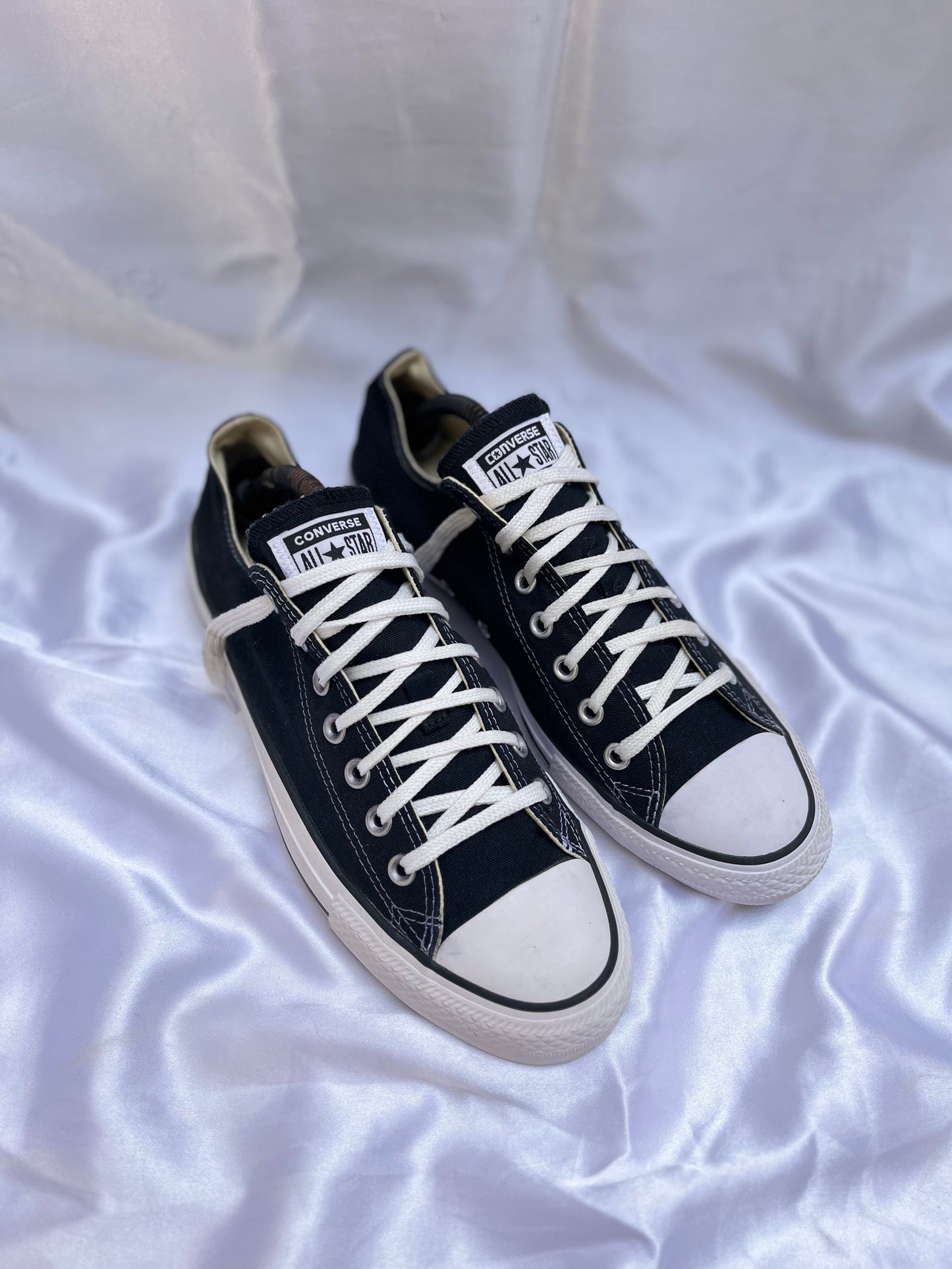 Black lowtop converse