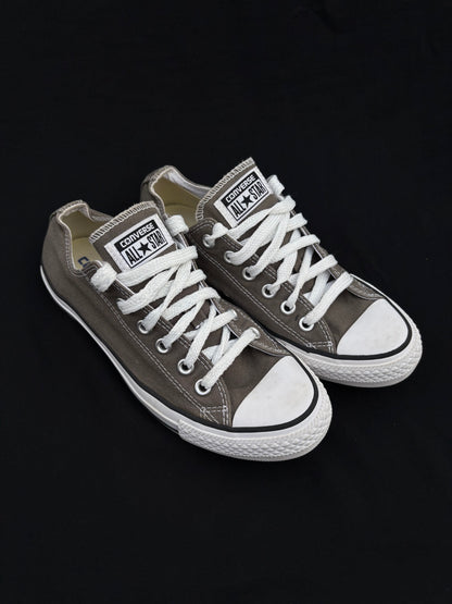 Grey lowtop converse — preloved, excellent condition, photo 1 of 3