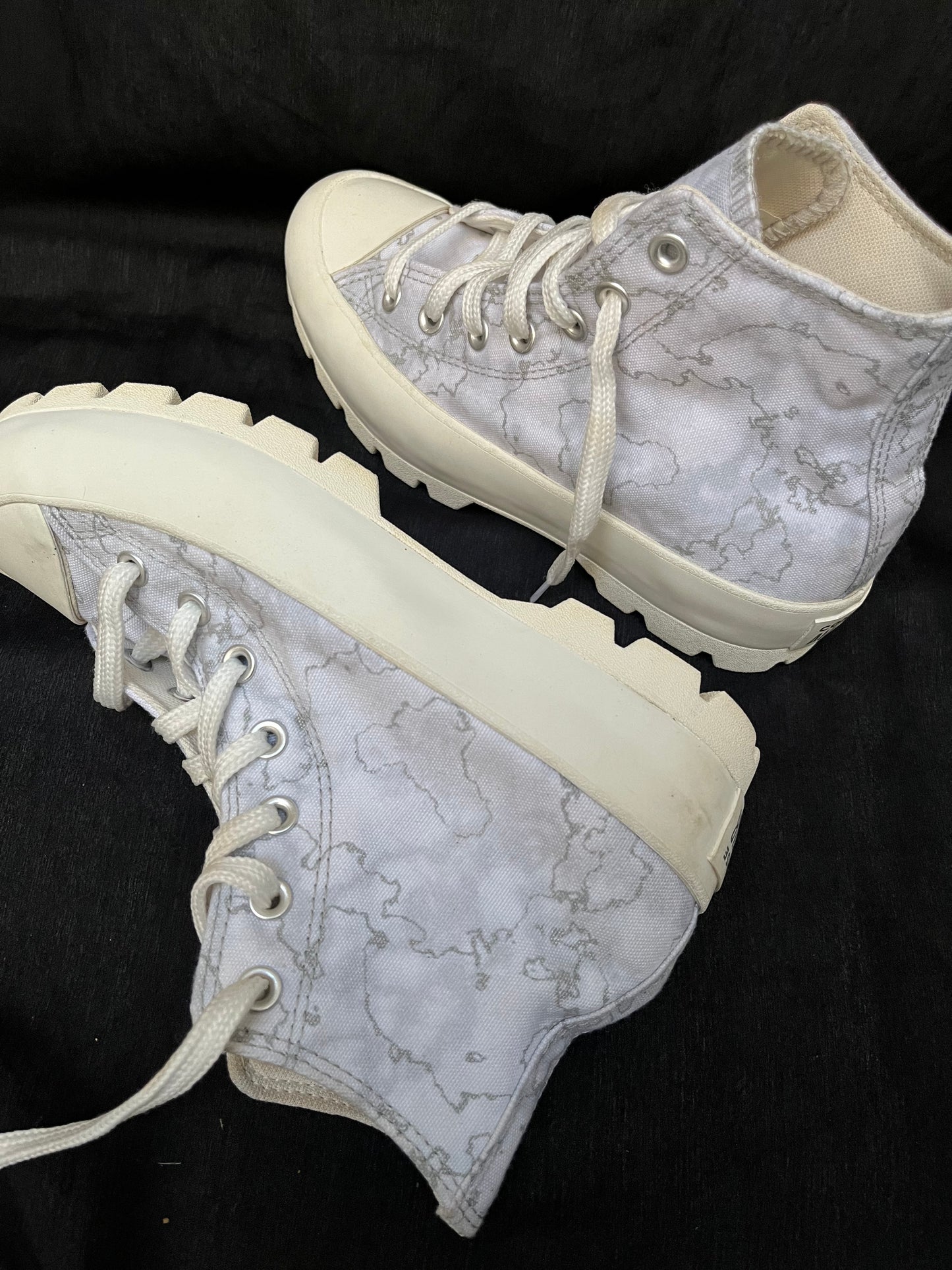New Rare white lugged hightops