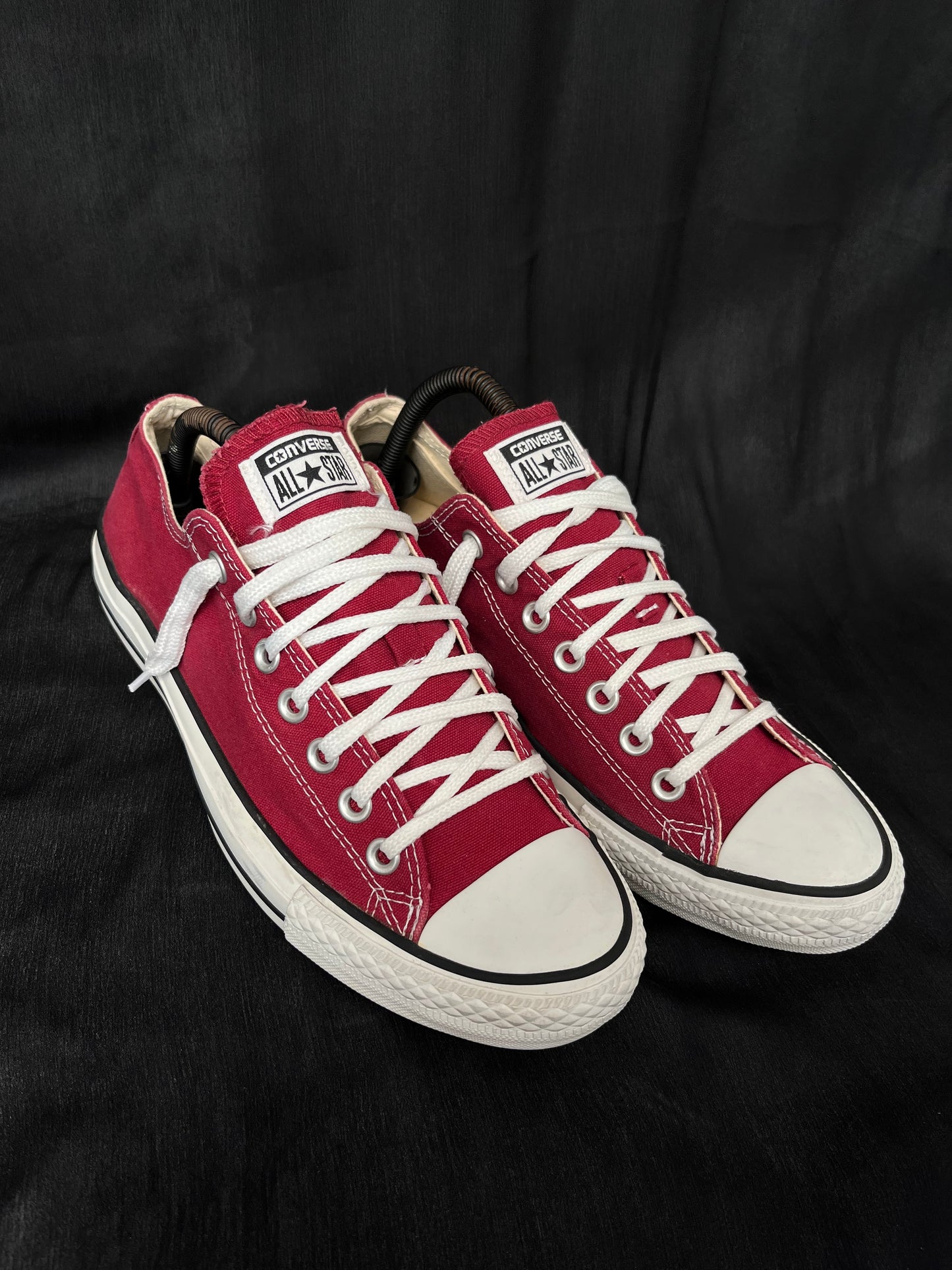Maroon lowtop converse