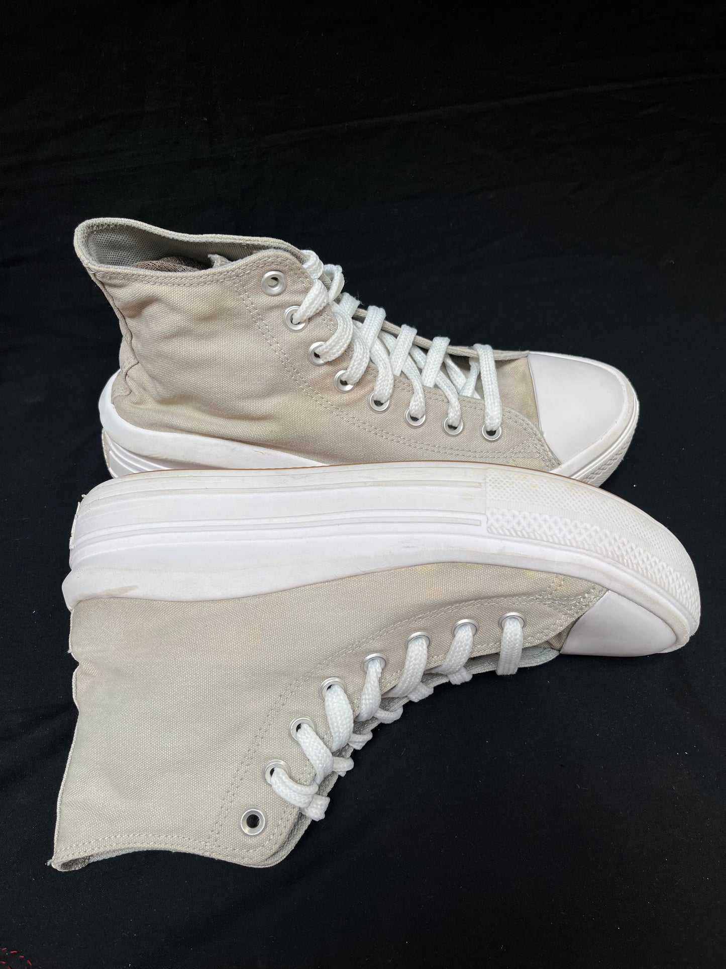 Beige hightop move