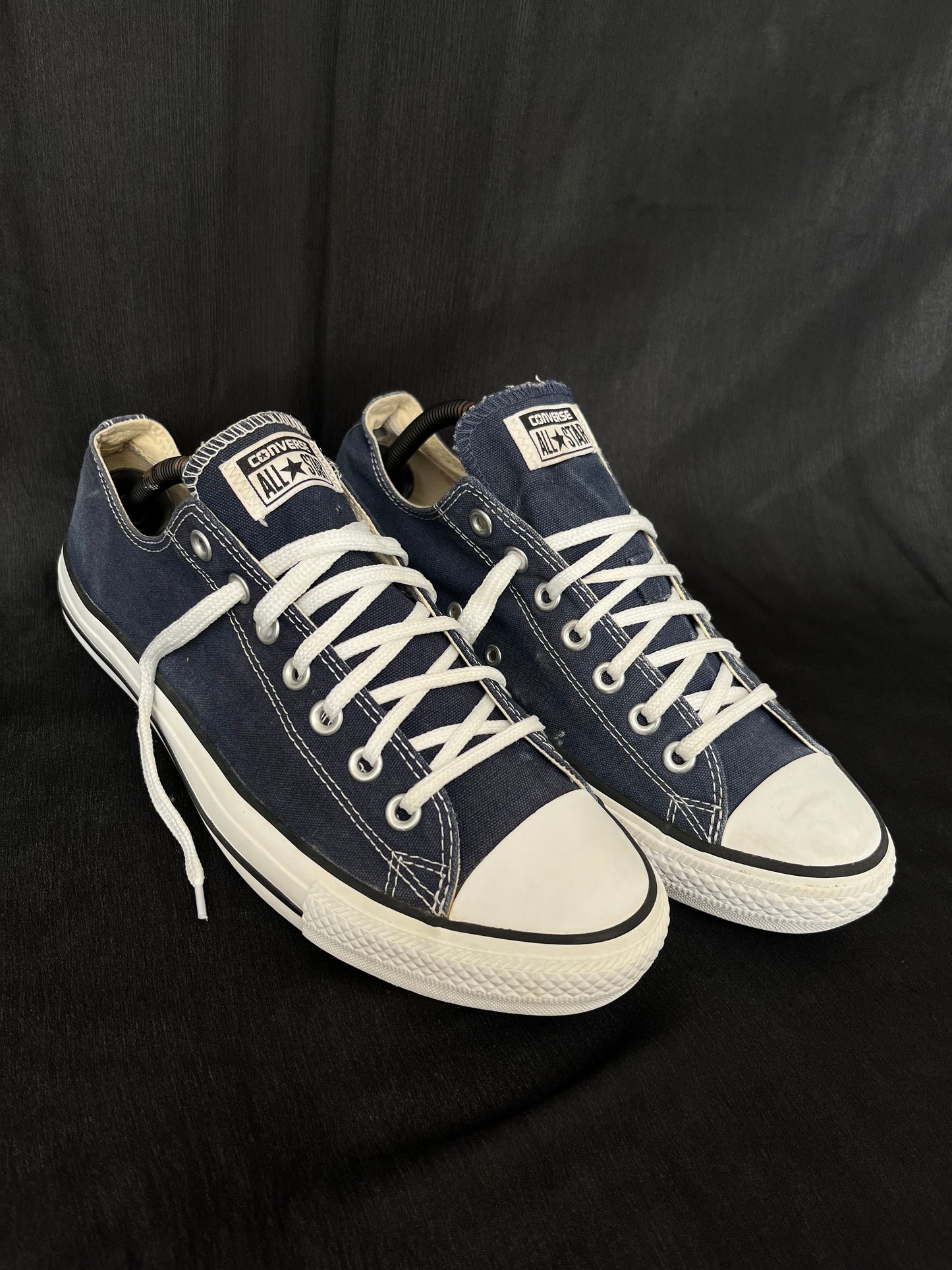 Blue lowtop converse