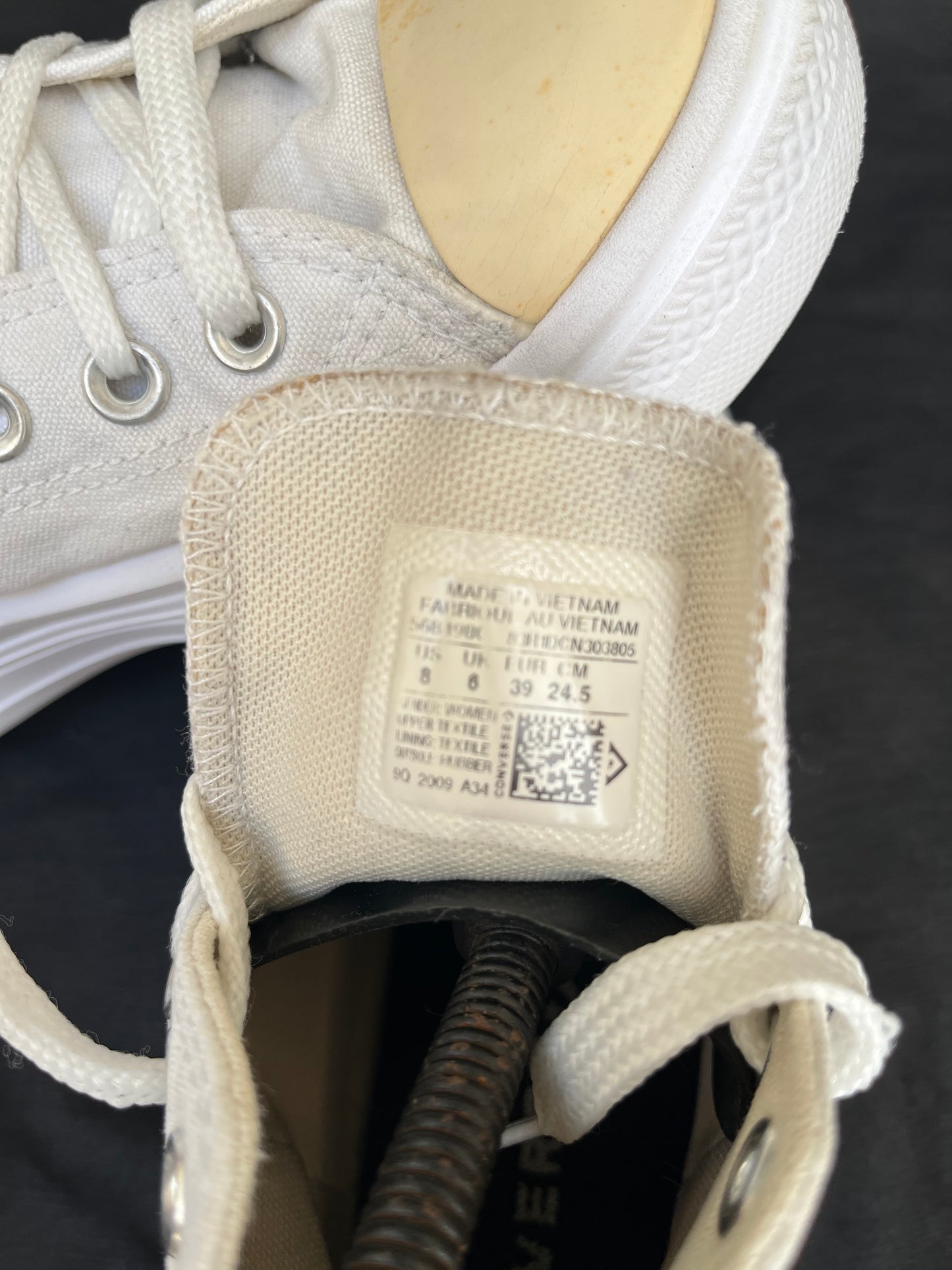 Platform white hightop move