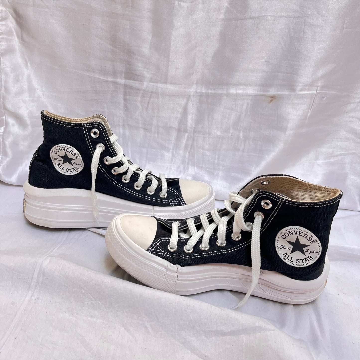 Move black platform hightops