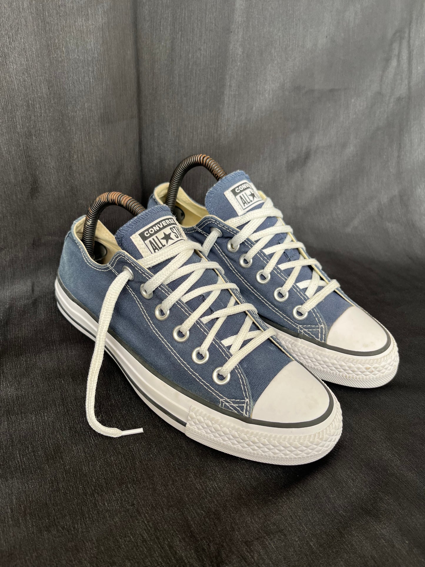 Blue lowtop converse