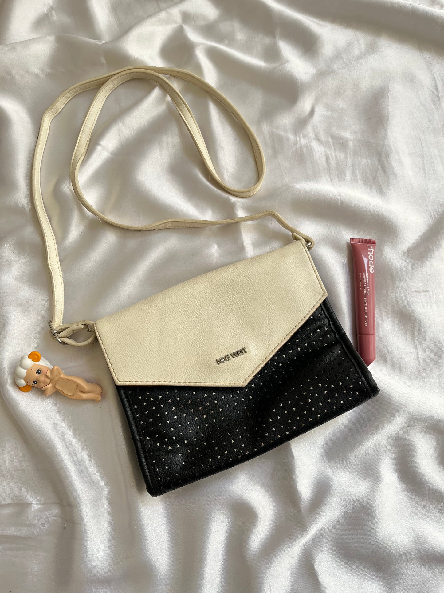 White bag drop