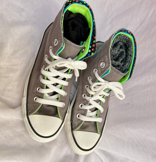 Grey two folds  polka dots chuck Taylor HI