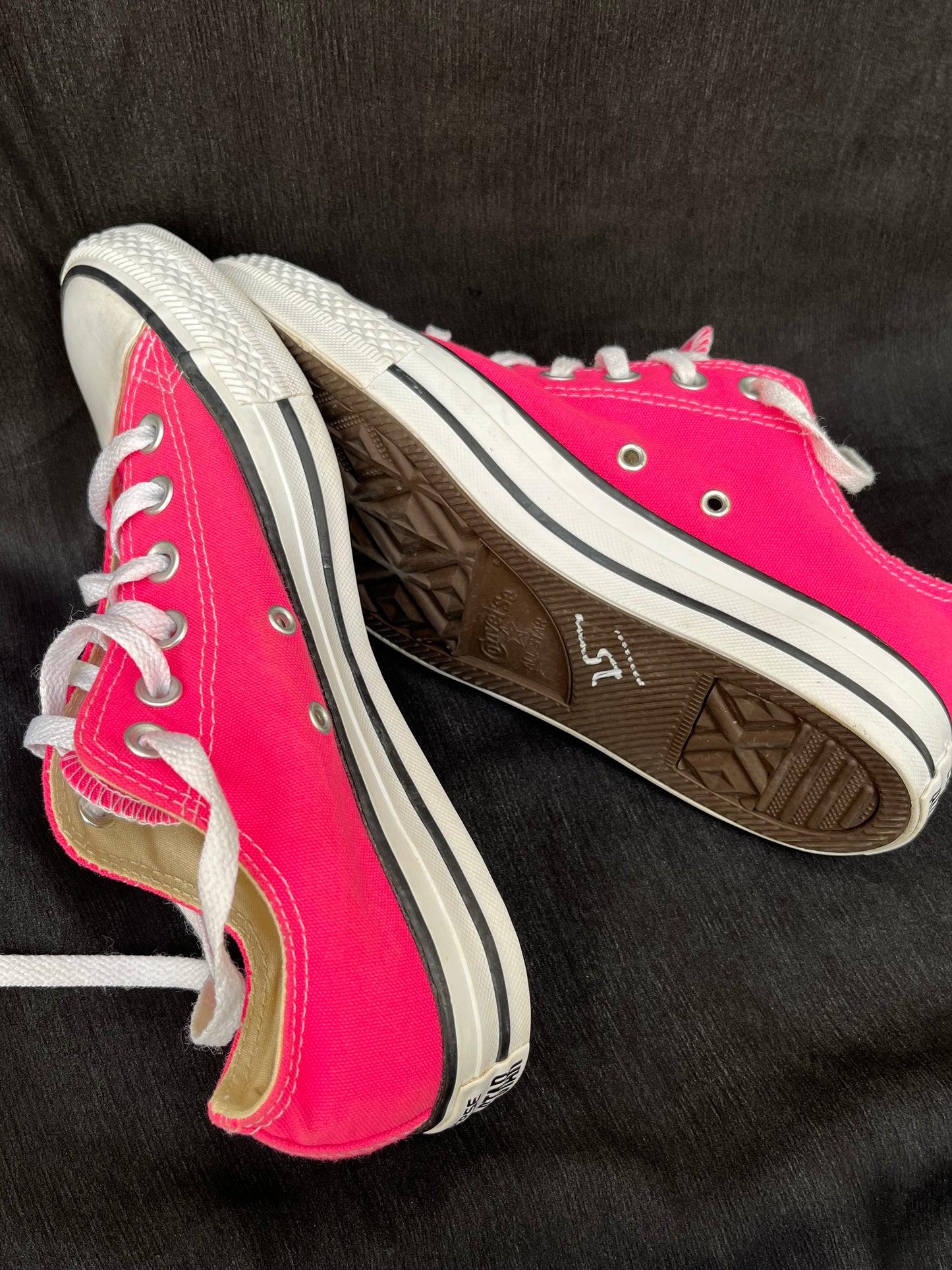 New pink lowtop converse
