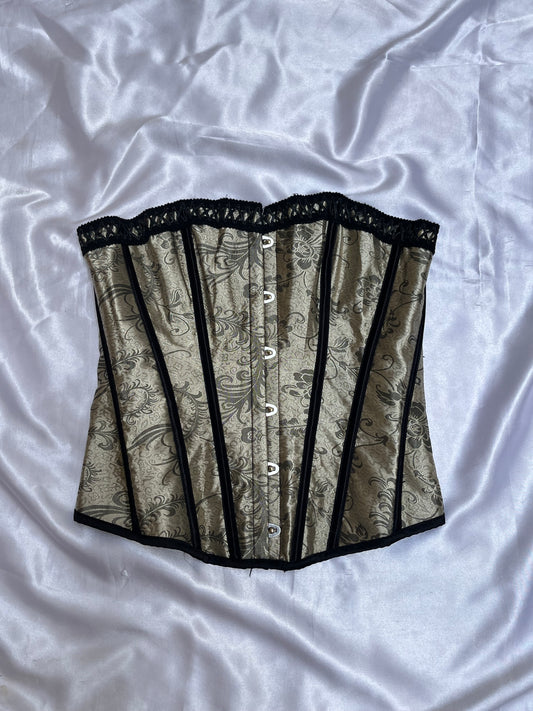 Dreamy silk corset