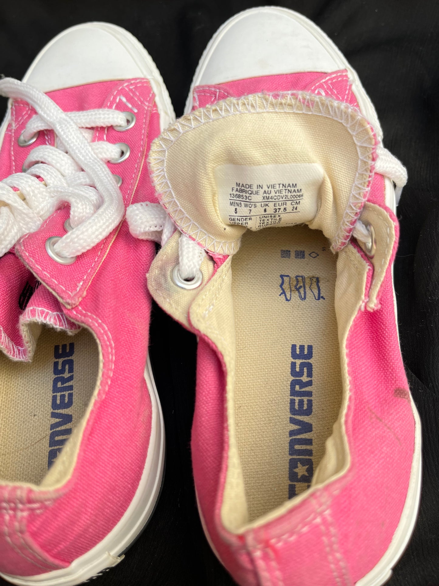 Pink lowtop converse