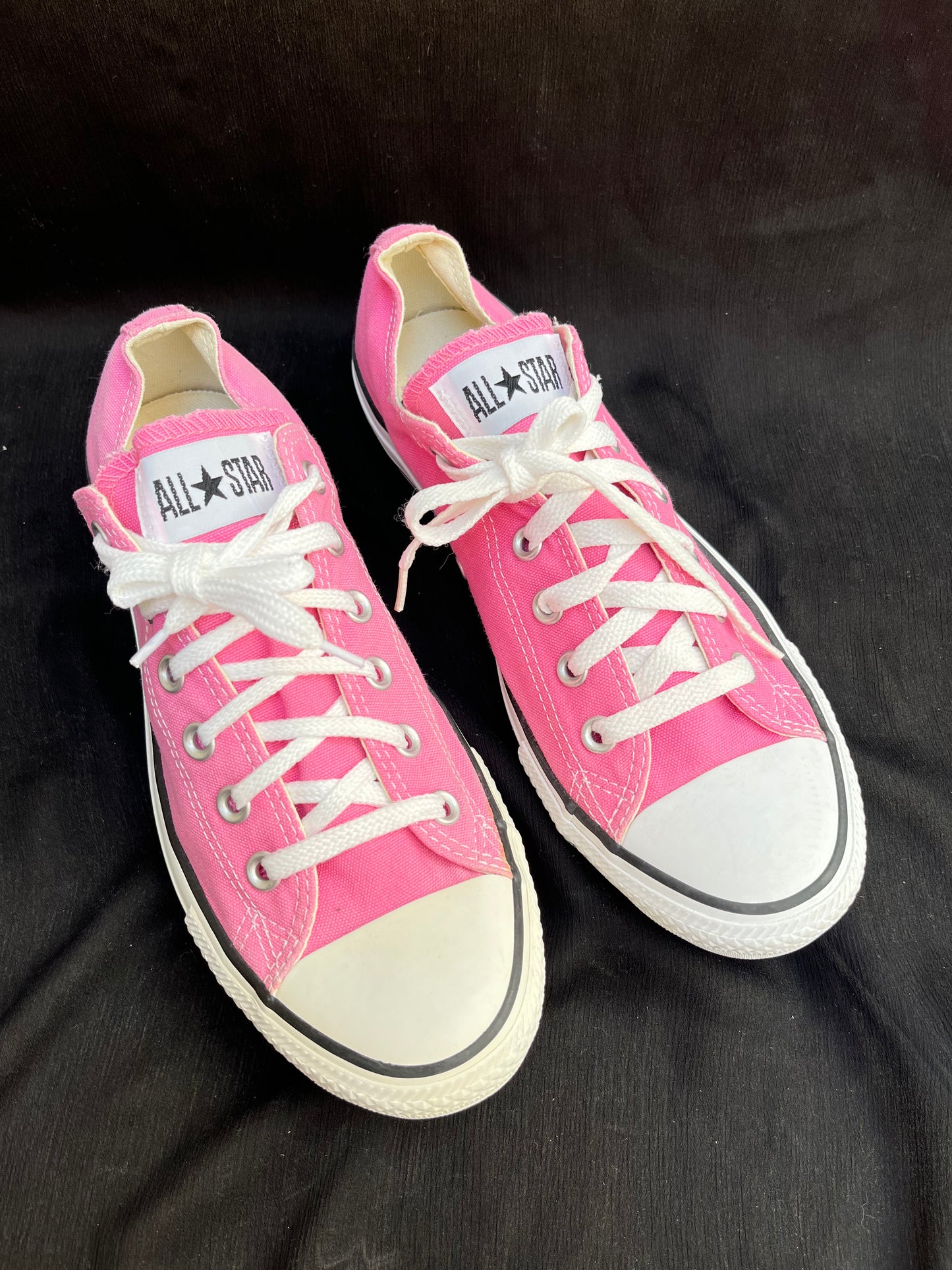 Pink lowtop converse
