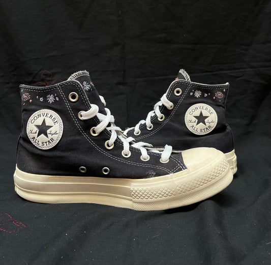 Embroidered black HI 39