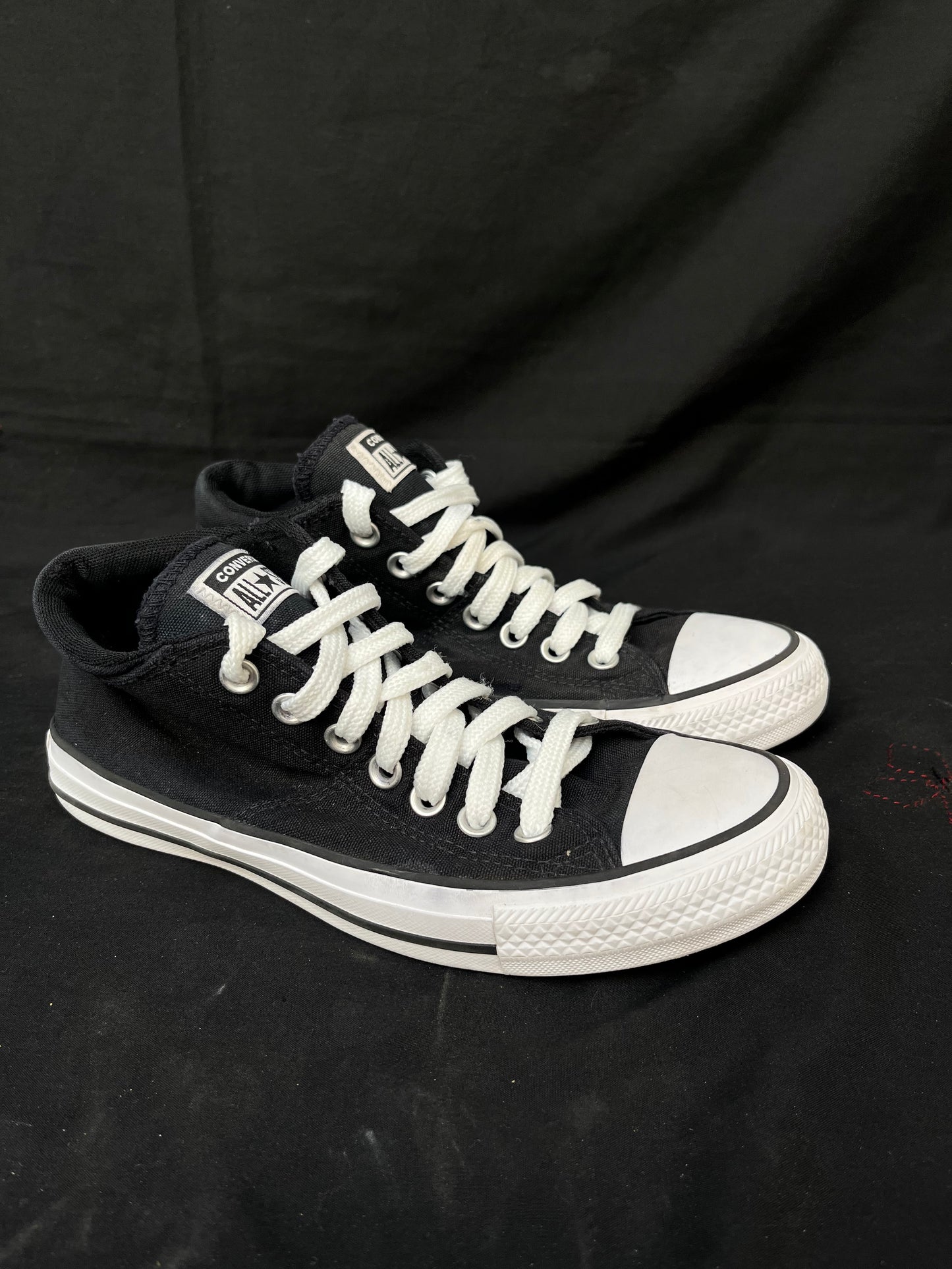 Black lowtop converse