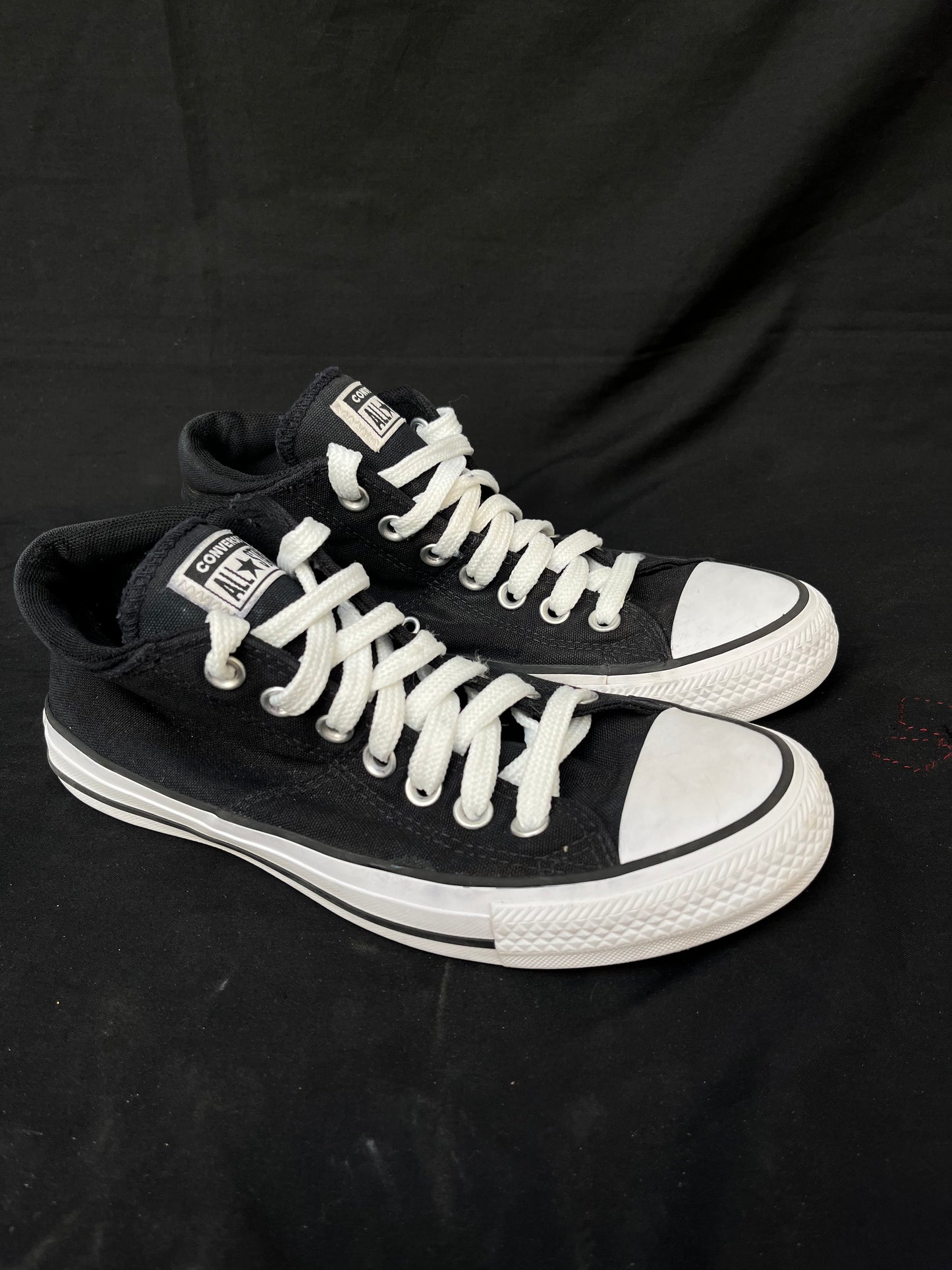 Black lowtop converse
