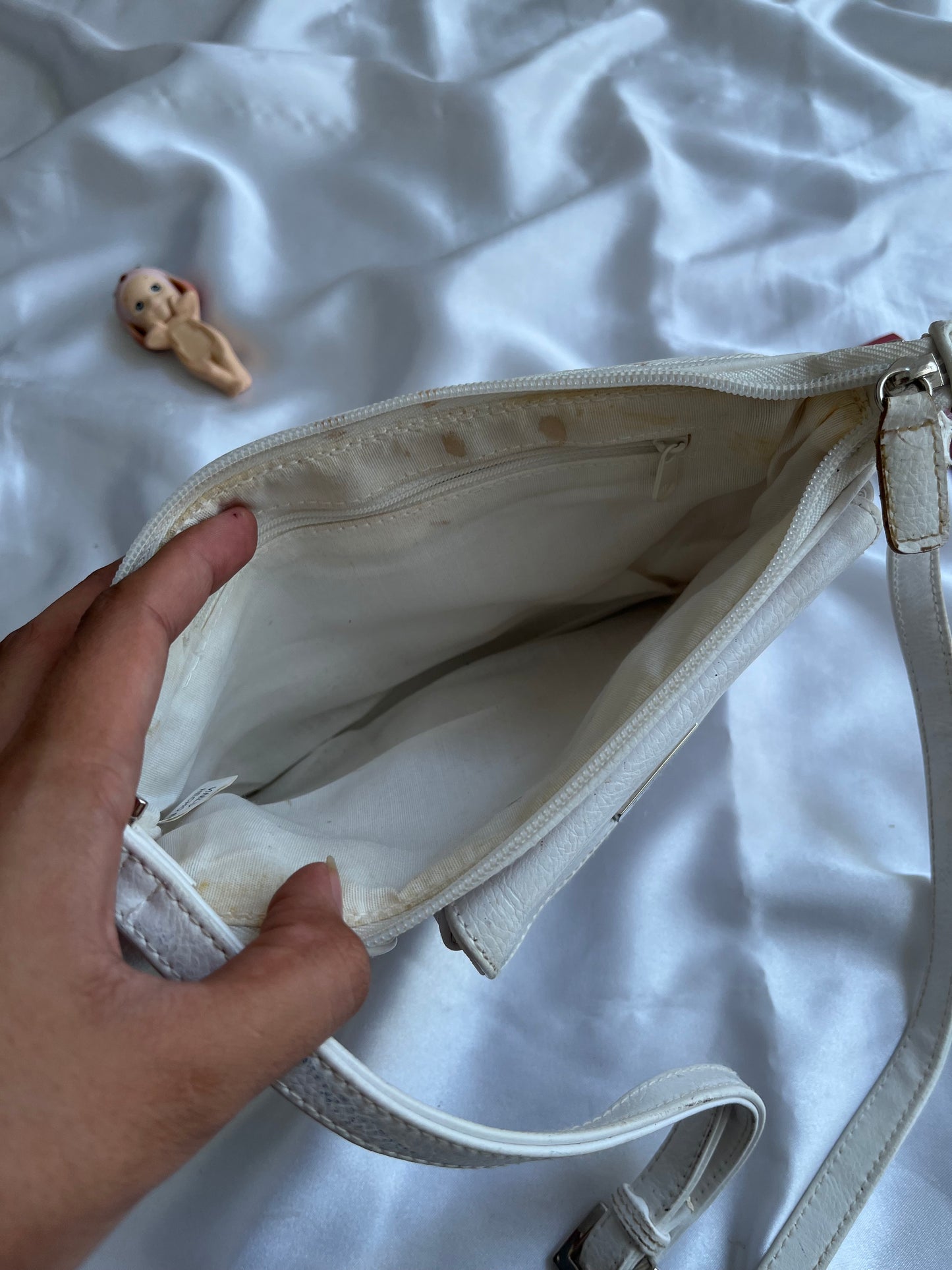 White bag drop