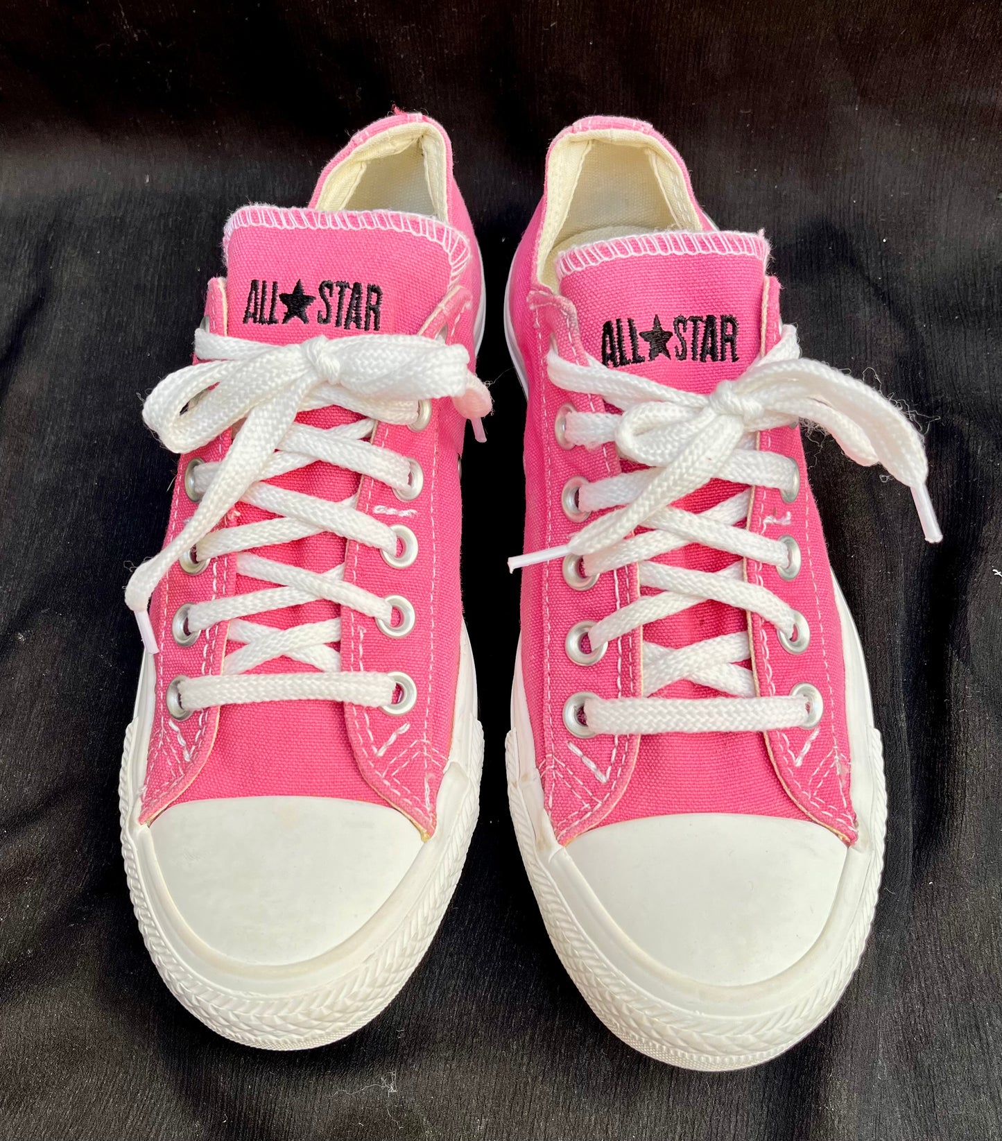Pink lowtop converse
